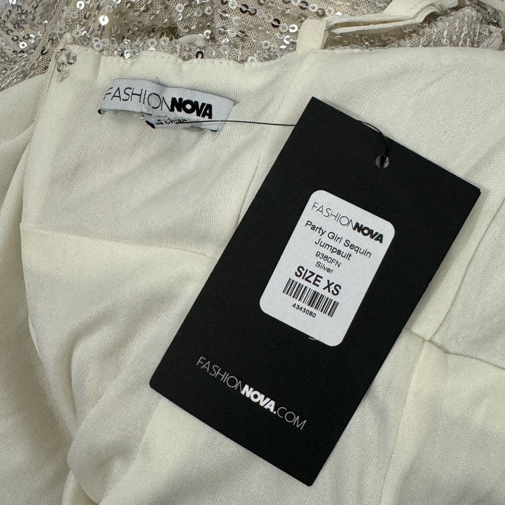 Fashion Nova Party Girl Silver Sequins Jumpsuit Size XS - Picture 7 of 8